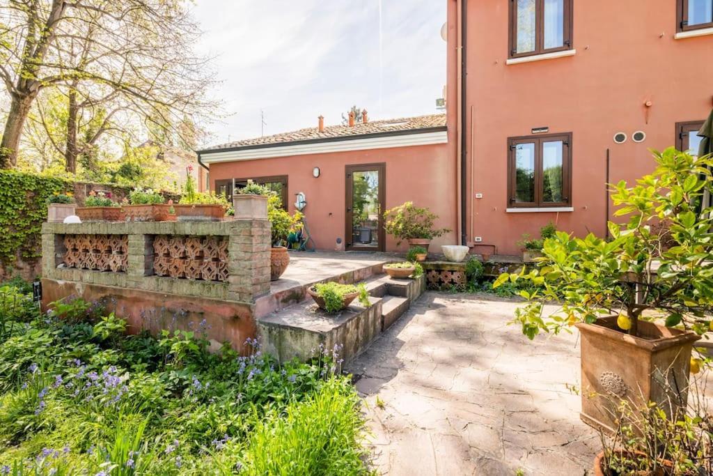 La Casa Di Marina Gasthof Ferrara